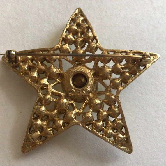 Vintage Star brooch.Signed B.S.K.Glitsy and Chic … - image 4