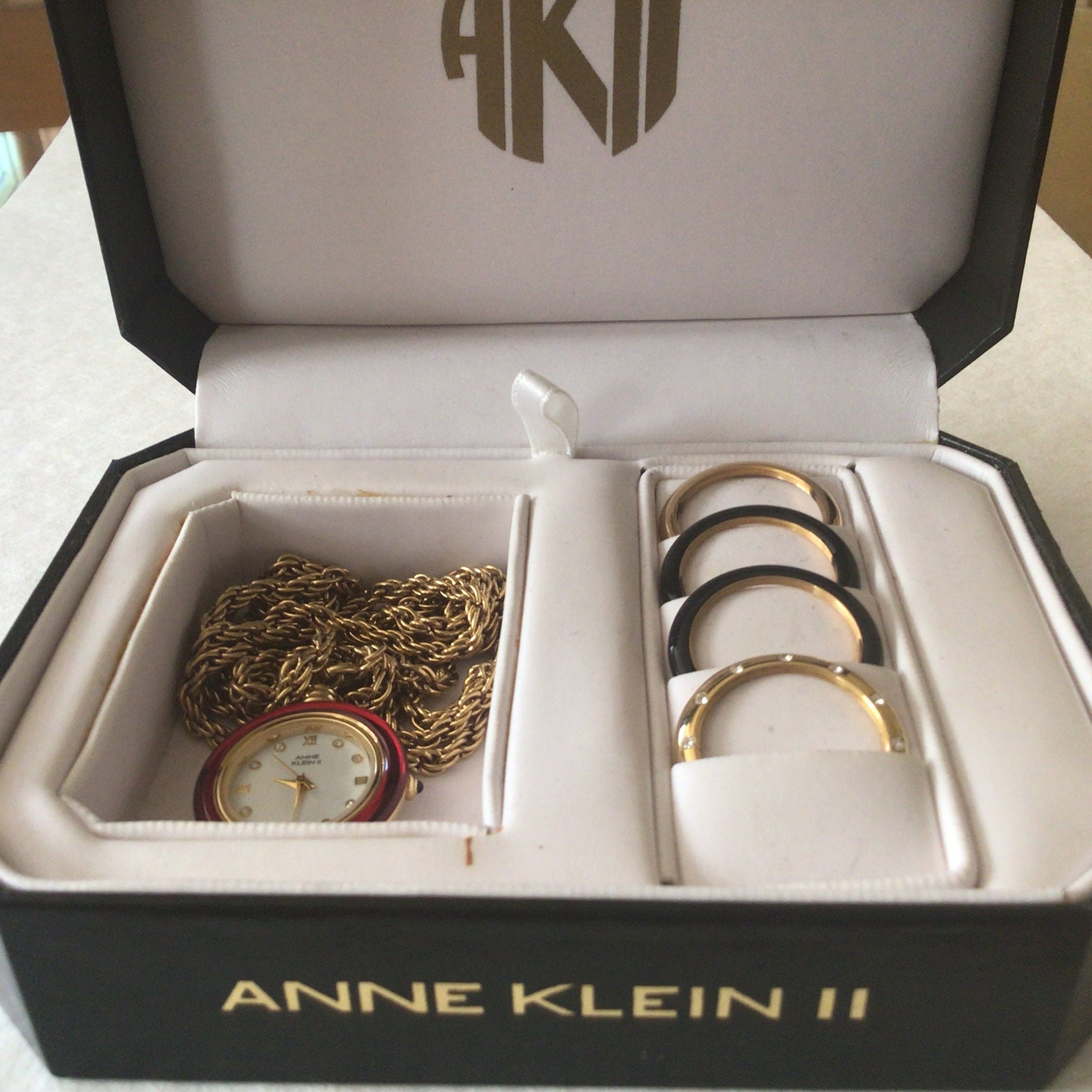 Anne Klein Vintage Watch/pendant.gold Tone Chain and Fives  display picture 3