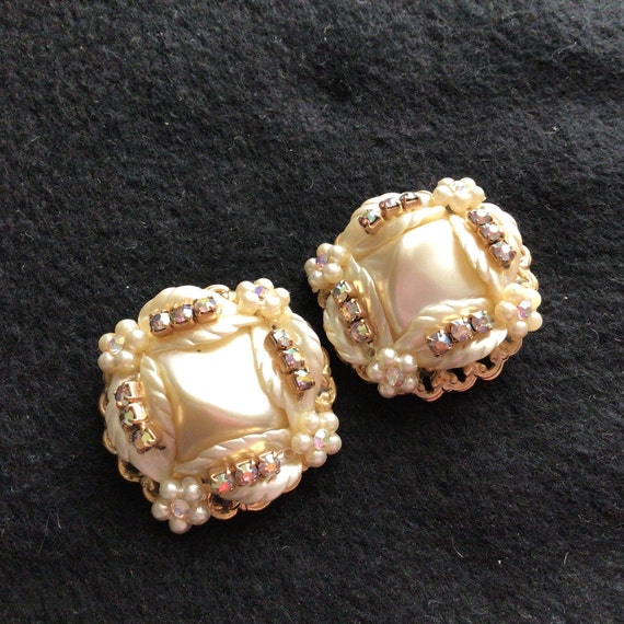 Vintage Miriam Haskell unsigned Clip on Earrings.… - image 5