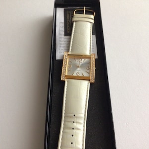 Joan Rivers Vintage Watch.Classic Collction.Japan movt.Genunie Leather White color.New.Old Stock.
