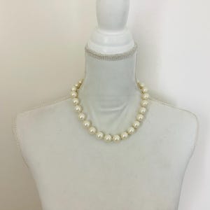 Vintage Monet Ivory Faux Pearl Knotted Single Strand Classic Style Necklace