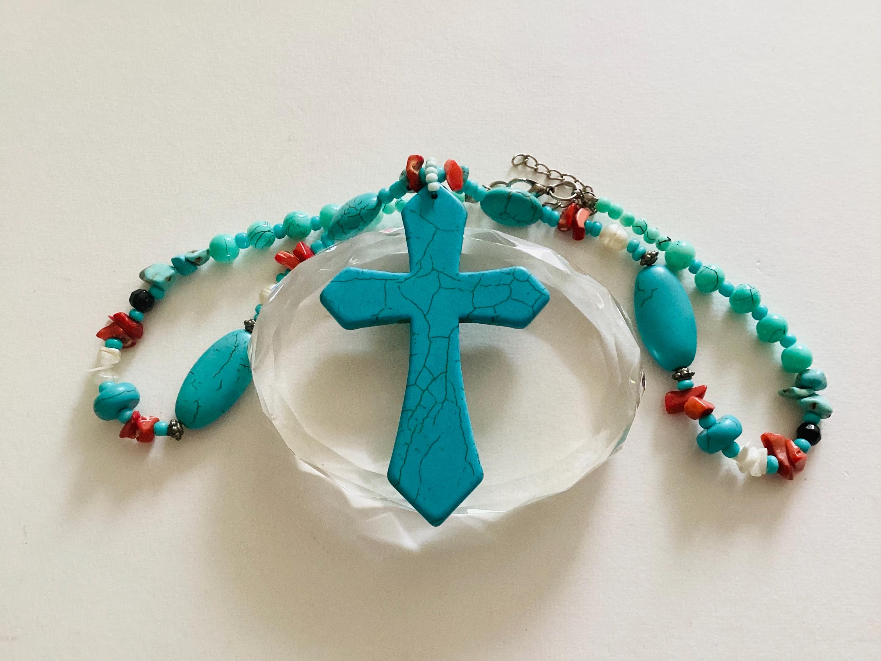 Collier Vintage Yousi Croix Sud-Ouest - Faux Turquoise & Corail - Argenté - Chaîne Perles