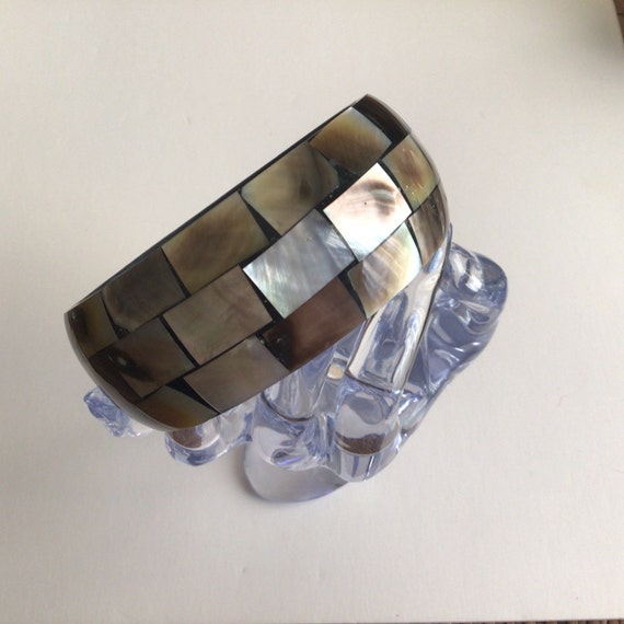 Vintage Shell & Resin Inlay Bangle Bracelet - 3" - image 3