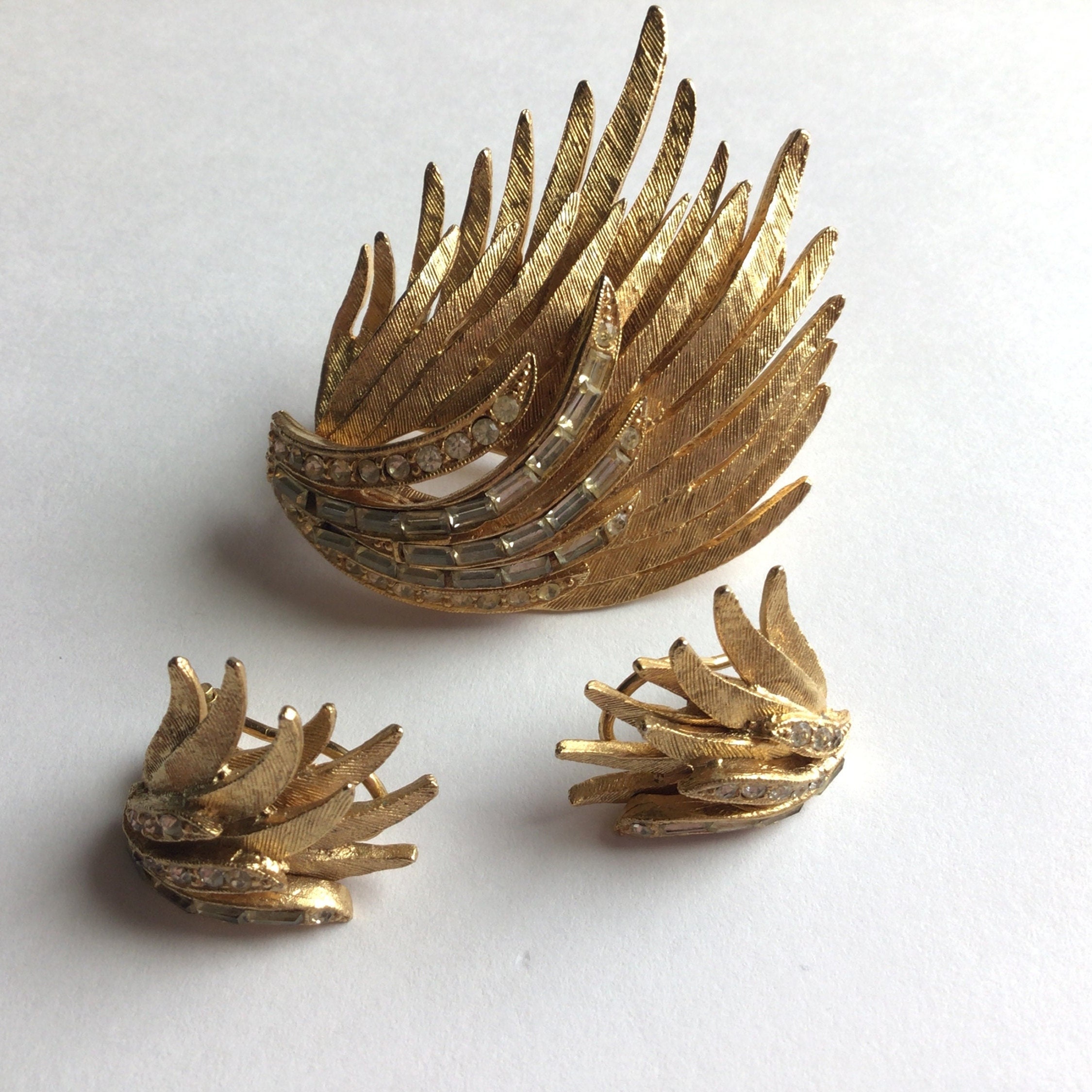 アクセサリー S'YTE BRASS MULTI-BUTTON BROOCH S'YTE BRASS MULTI-BUTTON BROOCH - メルカリ