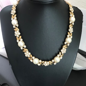 Vintage Bernard (Unmarked)Necklace.24k Gold plated.Faux Pearl,Swarovski Crystal.Excellent Vintage Condition.Good for Wedding.