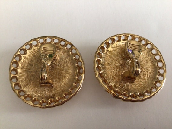 Vintage MCM Monet Earrings Gold Toned Metal White… - image 4