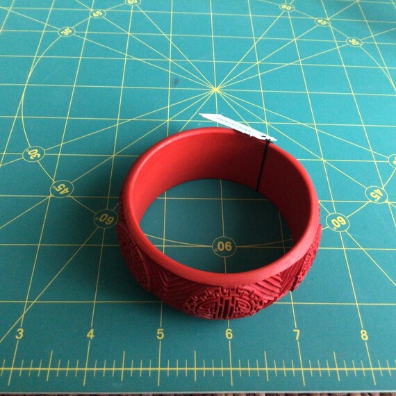 Handmade Chinese Carved Lacquer LONG LIFE Bangle … - image 8