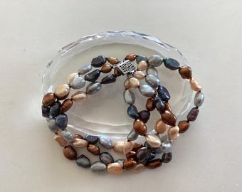 Vintage Honora 4Strand veelkleurige barokke gekweekte zoetwaterparelarmband 8"