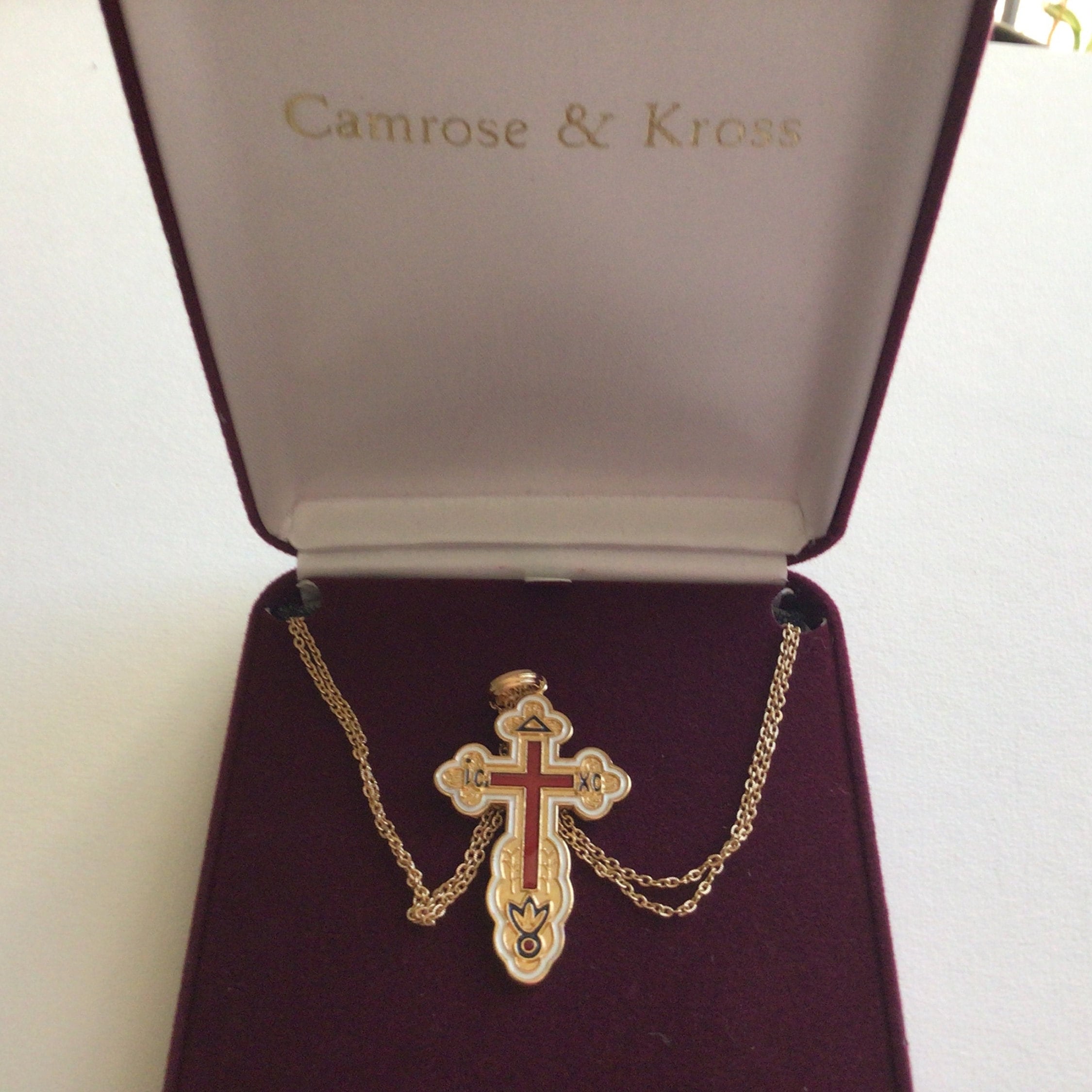 Camrose Kross Vintage Cross Necklace.gold Tone Double Chain