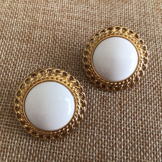 Vintage MCM Monet Earrings Gold Toned Metal White… - image 5