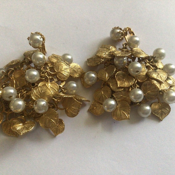 Antique Miriam Haskell unsigned Clip on Earrings.… - image 1