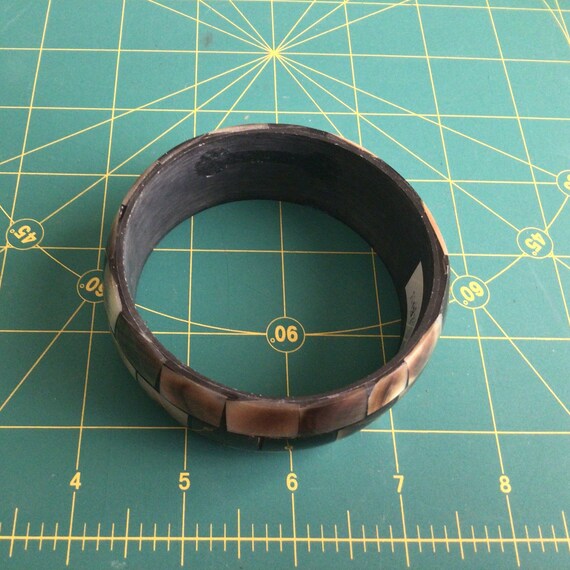 Vintage Shell & Resin Inlay Bangle Bracelet - 3" - image 6