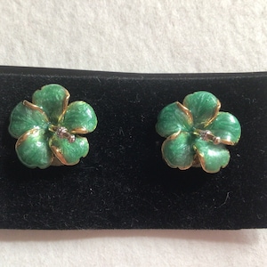 Super Cute RDH Enamel Hibiscus Flower Clip Earring’s.14 kit gold plated.Made in USA in 1980’s.