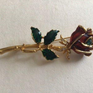 Vintage Brooch.Gorgeous Unmarked Rose.Enamel and rhinestones Swarovski Crystal.Made in USA in 1980’s.