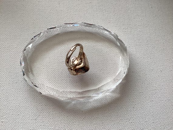 This ring features a large, iridescent "mystic to… - image 3