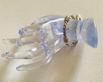 Pulsera vintage Brighton Meridian en tono plateado con estaciones adornadas con cristales.