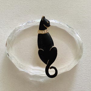 Vintage Trifari Black Enamel Cat Brooch Rhinestone Green Eye and Collar
