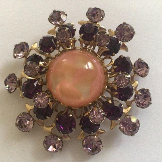 Vintage Brooch.Gold tone.Rhinestone Austria Cryst… - image 1