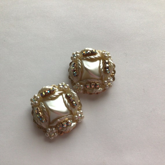 Vintage Miriam Haskell unsigned Clip on Earrings.… - image 2