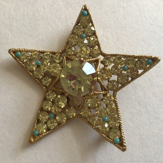 Vintage Star brooch.Signed B.S.K.Glitsy and Chic … - image 2