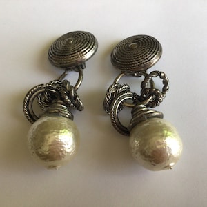 Vintage Norma Jean Clip on Dangling Earrings.Silver tone.Faux Pearl.Excellent Vintage Condition.