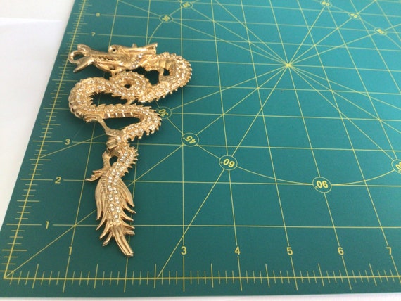 Vintage Brooch/Pendant .Large Gold tone Dragon.Rh… - image 8