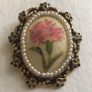 Vintage Brooch/Pendant.Good tone,sugar glass.Red flowers,faux Pearl.