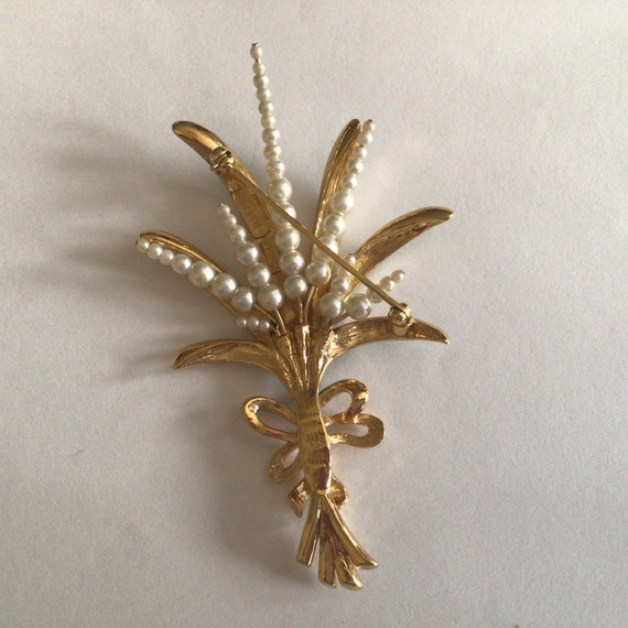 Ronald Vintage Brooch.Gold tone, Faurx Pearl.Made… - image 5