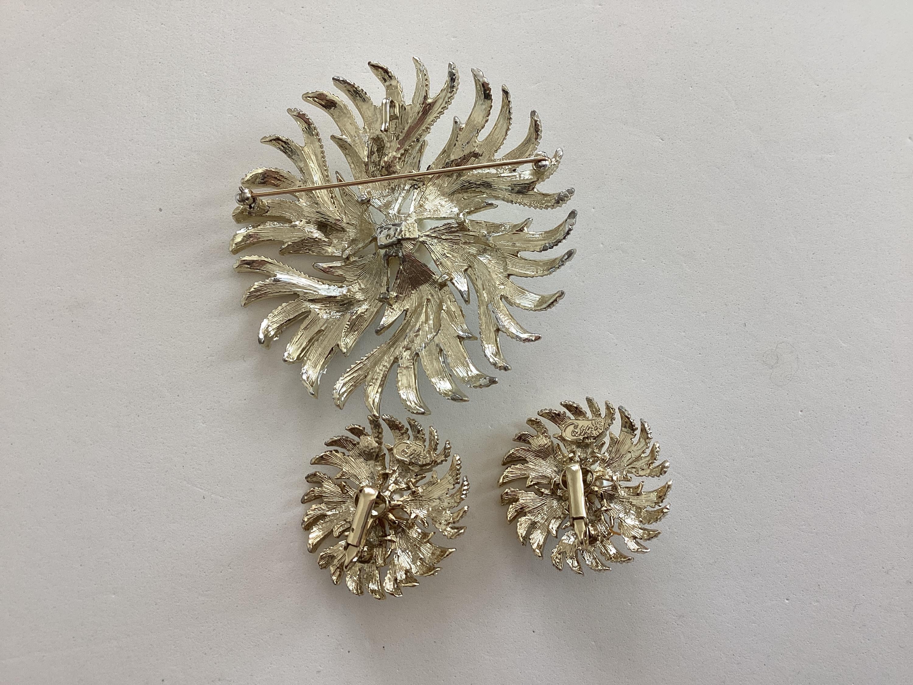 ヴィンテージ サラ・コベントリー「ピンホイールハリケーン」ブローチ