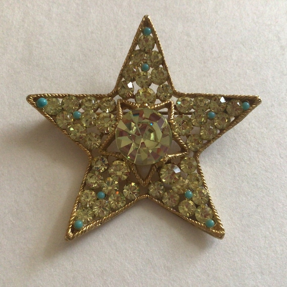 Vintage Star brooch.Signed B.S.K.Glitsy and Chic … - image 1