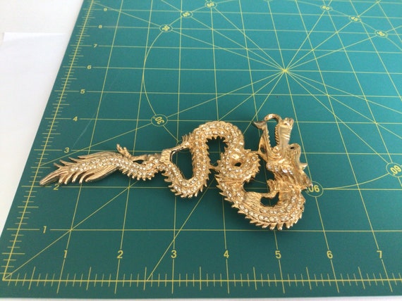 Vintage Brooch/Pendant .Large Gold tone Dragon.Rh… - image 7