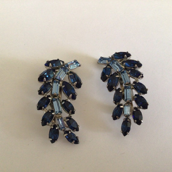 Set of Two Vintage Broches.Silver tone.Rhinestone… - image 2