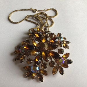 Judy Lee Vintage-Halskette.3D Anhänger.Austria Crystal.Napier Chain.Excellent Vintage Zustand.