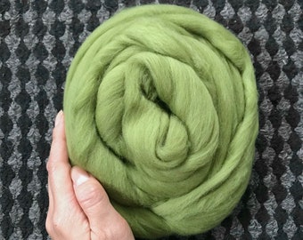 2oz Asparagus merino wool roving green lime 22.5 micron fibers Weaving Felting Spinning Crafting doll hair soft yarn DHG wool roving