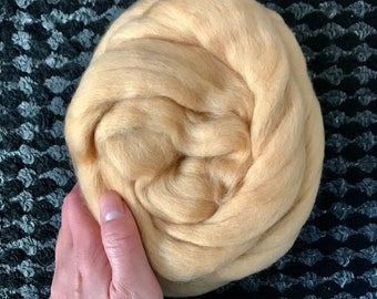 2oz Dune merino wool roving tan 19 micron fibers Weaving Felting Spinning Crafting doll hair yarn soft DHG wool roving