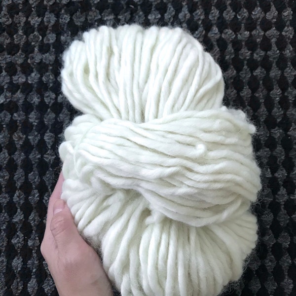 200gm Ivory super bulky wool yarn | cream white pencil roving | for Weaving Knitting Crochet Crafts super chunky