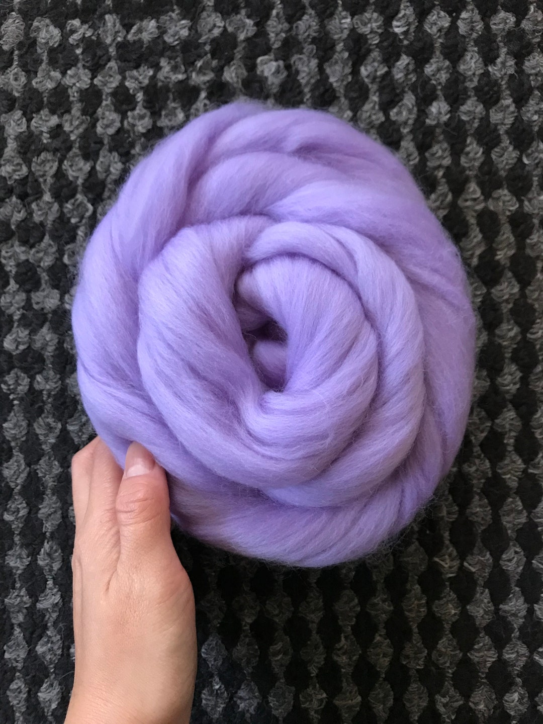 2oz Lavender Merino Wool Roving Purple 19 Micron Fibers Weaving Felting