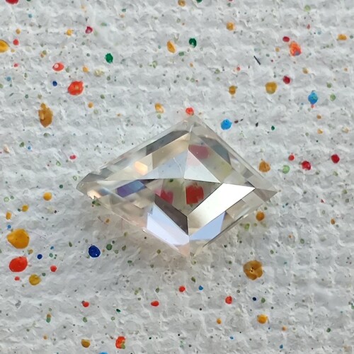 DEF White Color Kite Shape 1.00 To 5.00 Ct Loose Moissanite VVS1/2 Clarity shops For Jewelry Making And Wedding Ring