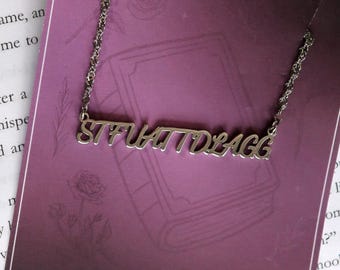 Collier romanesque sombre en acier inoxydable STFUATTDLAGG, bestie du livre, collier prénom découpé au laser, argent doré, cadeau merch livresque pour lecteur booktok