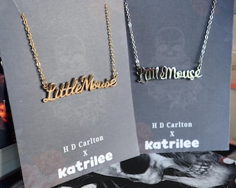 Haunting Adeline Little Mouse roestvrijstalen gouden en zilveren naamketting, HD Carlton Dark Romance Bookish Merch, cadeau voor lezer