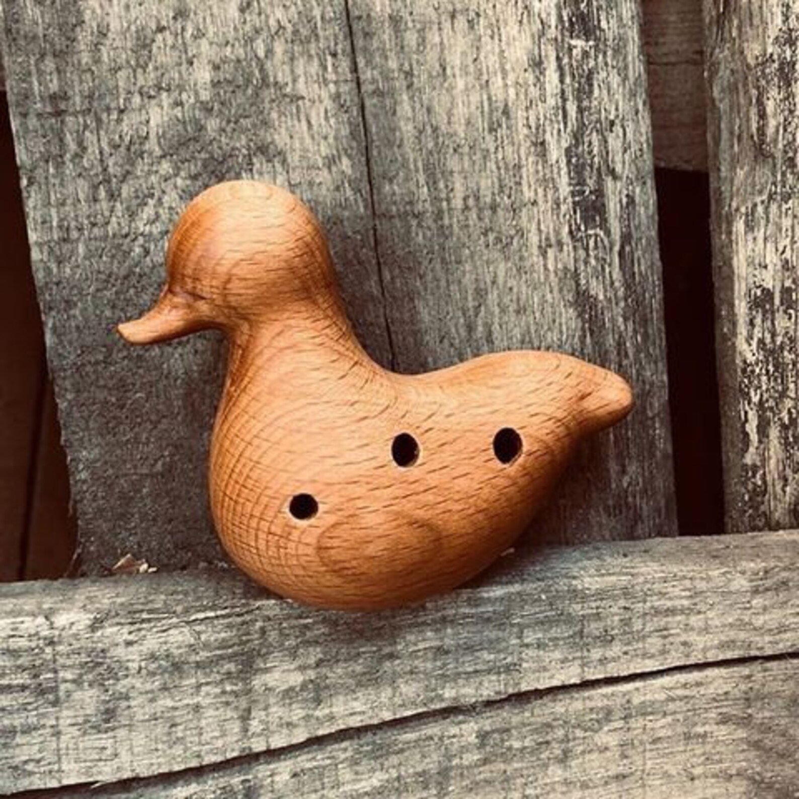 свистулька птичка. деревянные свистульки. мезенская роспись птичка свистулька. свистулька птичка. городецкая роспись свистулька.