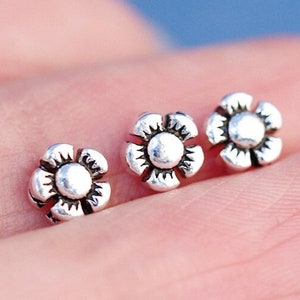 Petite fleur, Perles en argent sterling, Perles en argent, Vente en gros de perles d&#39;argent en gros, Pour la fabrication de bijoux