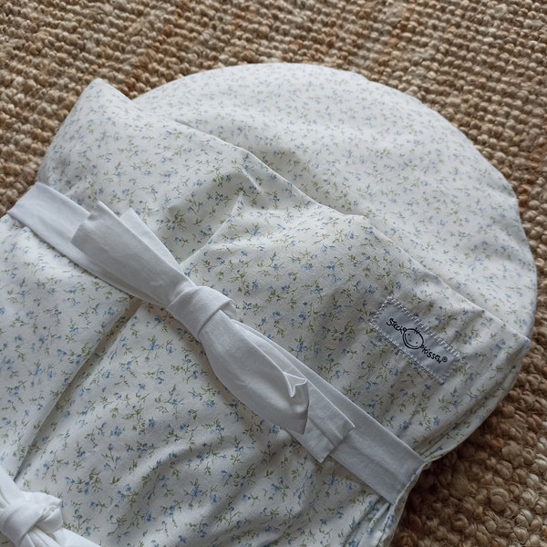 Steckkissen blumig Bänder weiß Babyschlafsack, Pucksack, Nestchen, Hörnchen, Babybett, Babydecke, Croissantbag, Stubenwagendecke, Babydecke