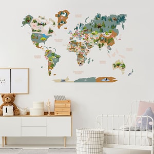 Reisthema kinderdagverblijf, voorschoolse activiteit, interactieve wereldkaart, kinderkamer decor, educatieve wereldkaart voor kinderen, kinderkamer kunst aan de muur
