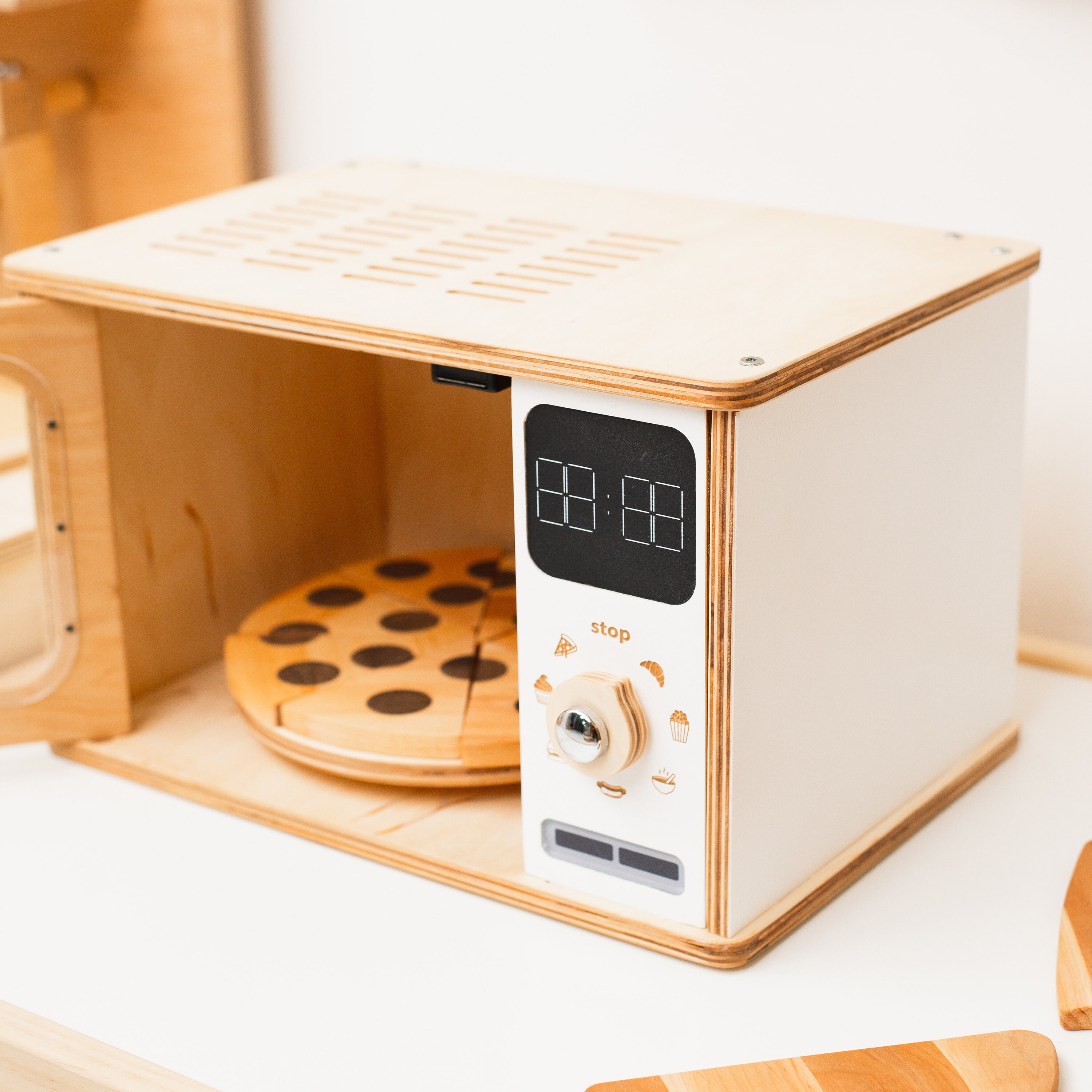 Miniature wooden cute microwave– My Cute Cheap Store