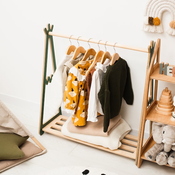 Children's Garment Rack with 10 Hangers