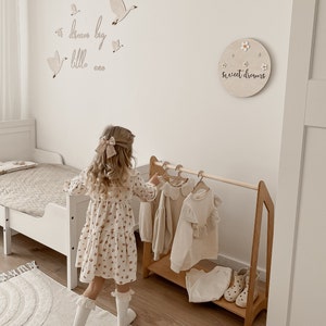 Montessori Clothing Rack for Toddler Furniture, Wooden Wardrobe Shelf for Clothes, Kids Clothing Rack, Toddler Birthday Gift, Dress up Rack 画像 3