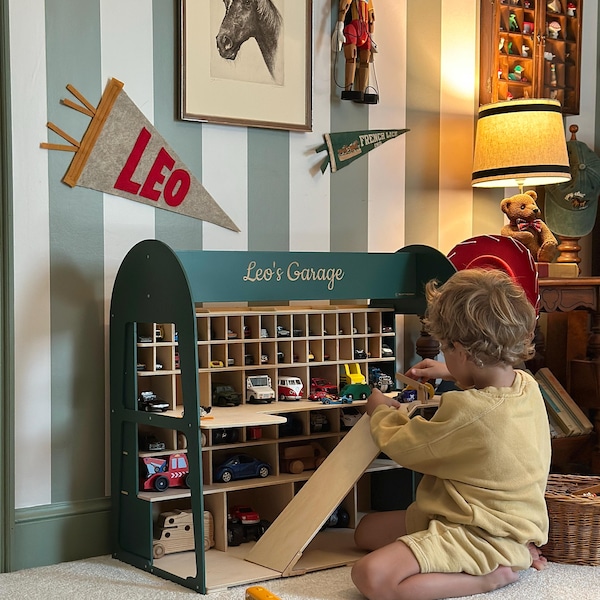 Garaje de aparcamiento para coches de juguete, regalo de cumpleaños para niños pequeños, juguetes personalizados para niños, almacenamiento de coches de juguete Montessori, regalo para niños pequeños