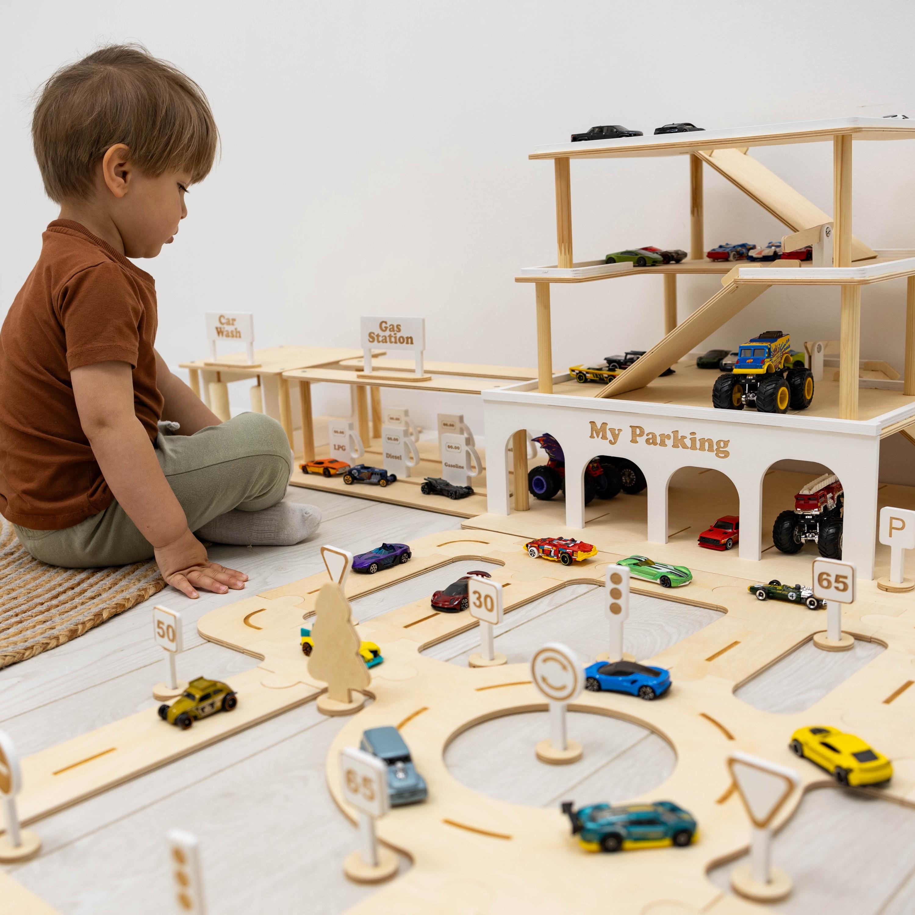 Garage à Voitures 3 Niveaux Avec Rampes, Parking, Ascenseur Manuel – Jouet éducatif Pour Filles Et Garçons – Dès 3 Ans – 25 X 45 Cm