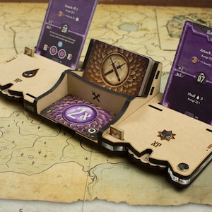 Gloomhaven Player Dashboard (MDF Hout) met Deck Holder en HP/XP Trackers